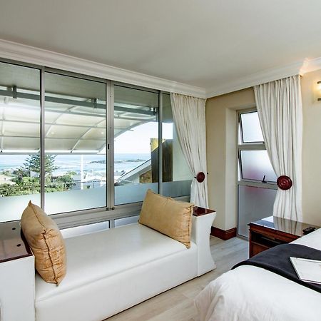 Blaauw Village Guest House Bloubergstrand Bagian luar foto