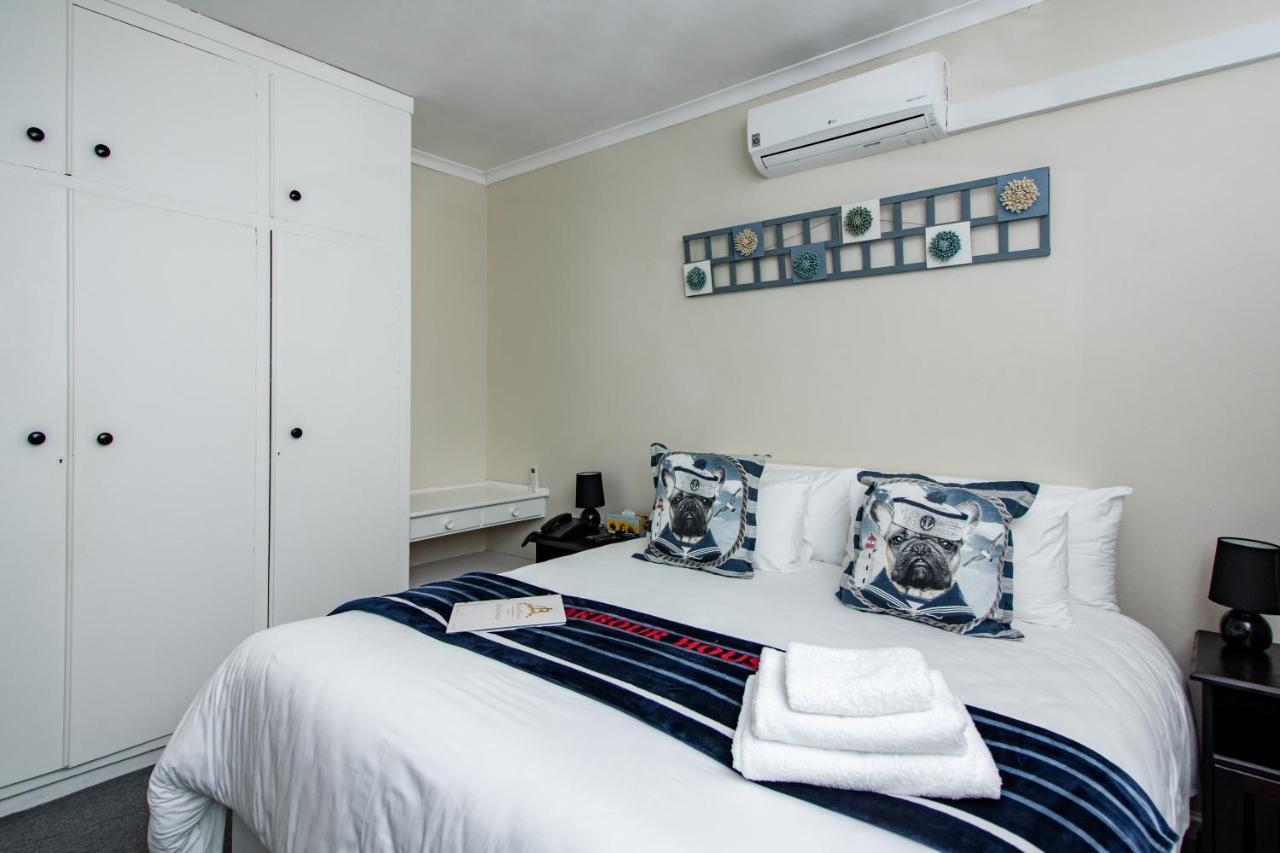 Blaauw Village Guest House Bloubergstrand Bagian luar foto