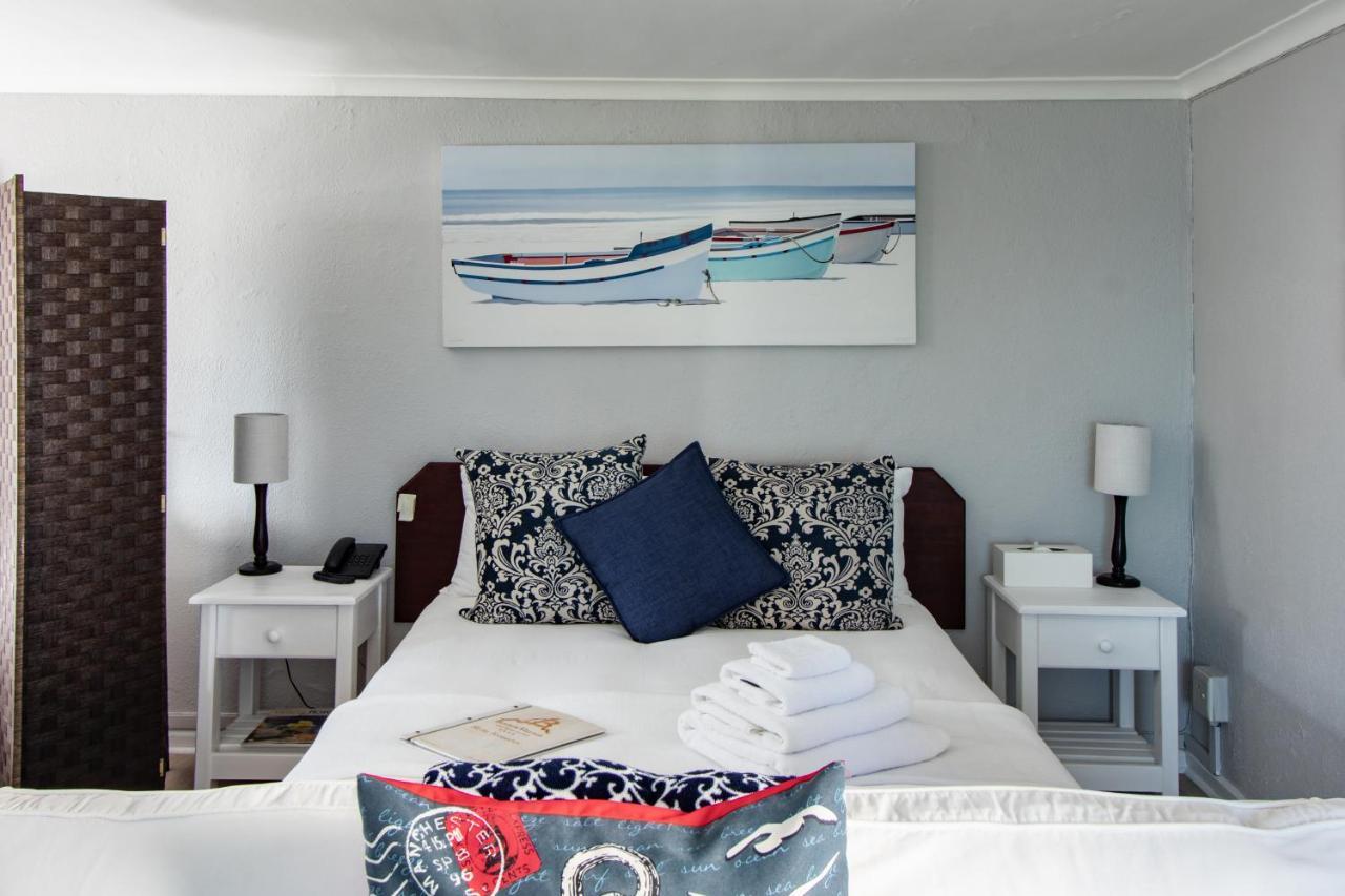 Blaauw Village Guest House Bloubergstrand Bagian luar foto