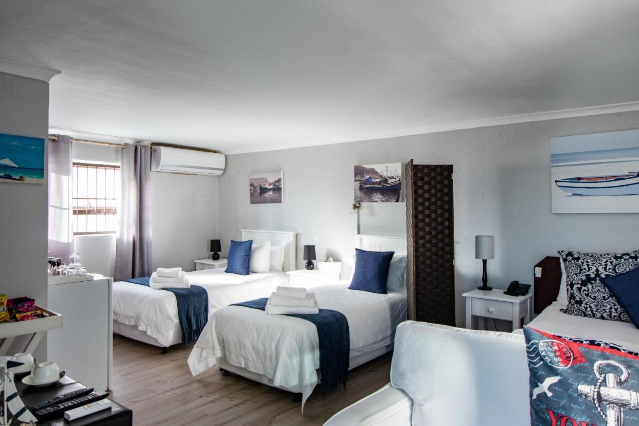 Blaauw Village Guest House Bloubergstrand Bagian luar foto