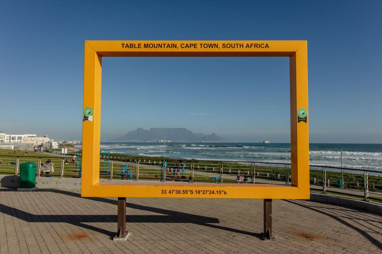Blaauw Village Guest House Bloubergstrand Bagian luar foto