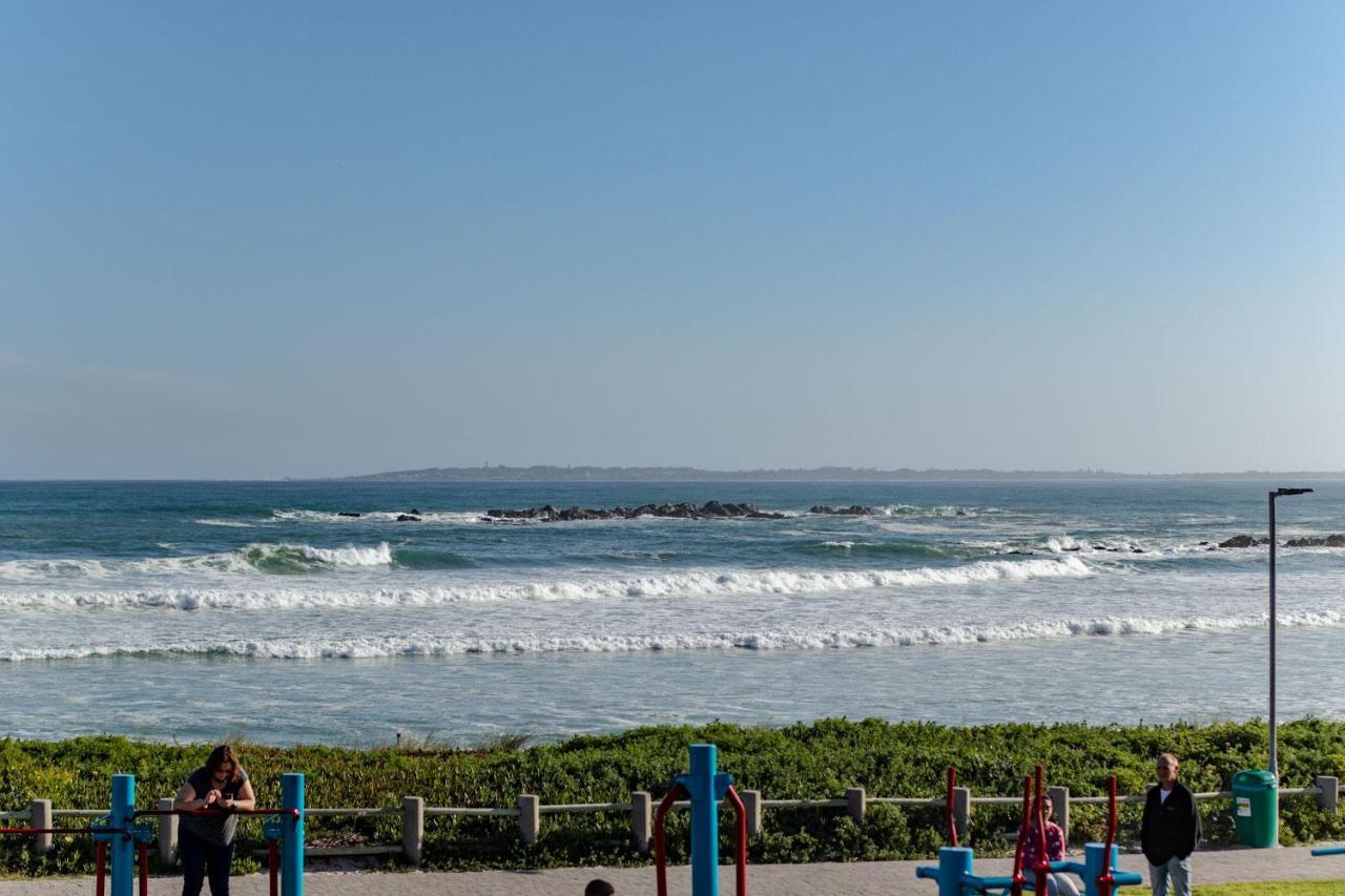 Blaauw Village Guest House Bloubergstrand Bagian luar foto