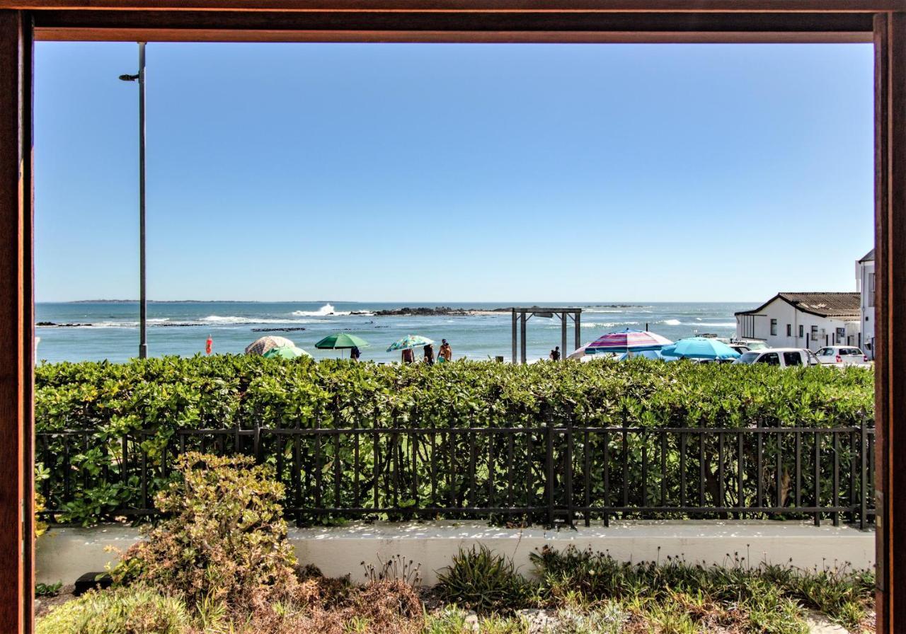 Blaauw Village Guest House Bloubergstrand Bagian luar foto