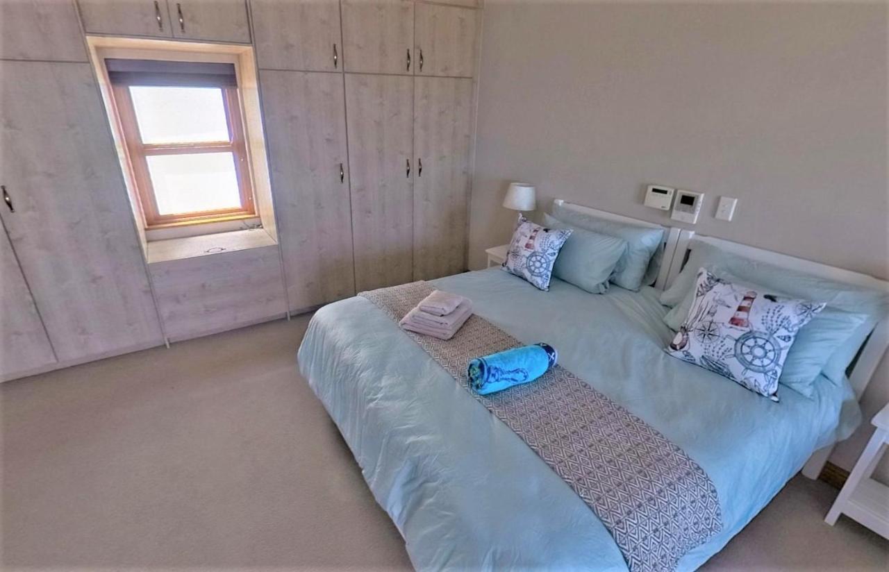 Blaauw Village Guest House Bloubergstrand Bagian luar foto