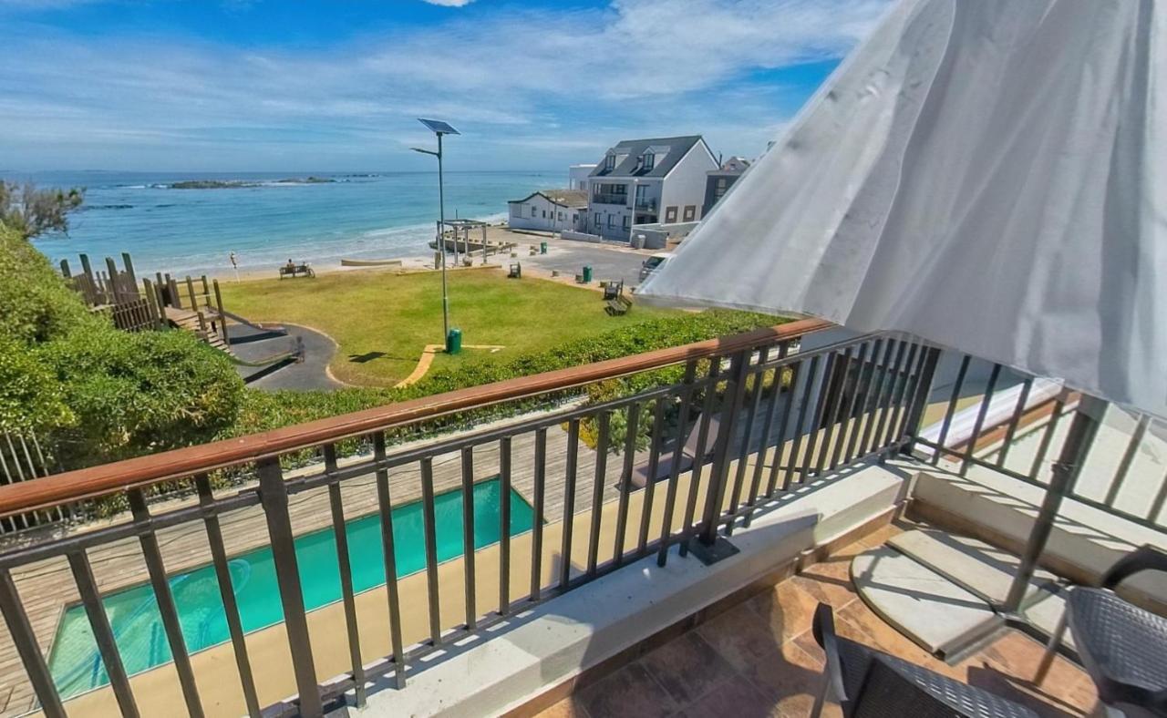 Blaauw Village Guest House Bloubergstrand Bagian luar foto