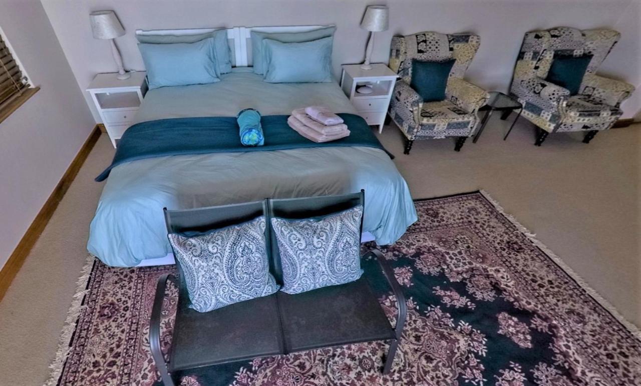 Blaauw Village Guest House Bloubergstrand Bagian luar foto