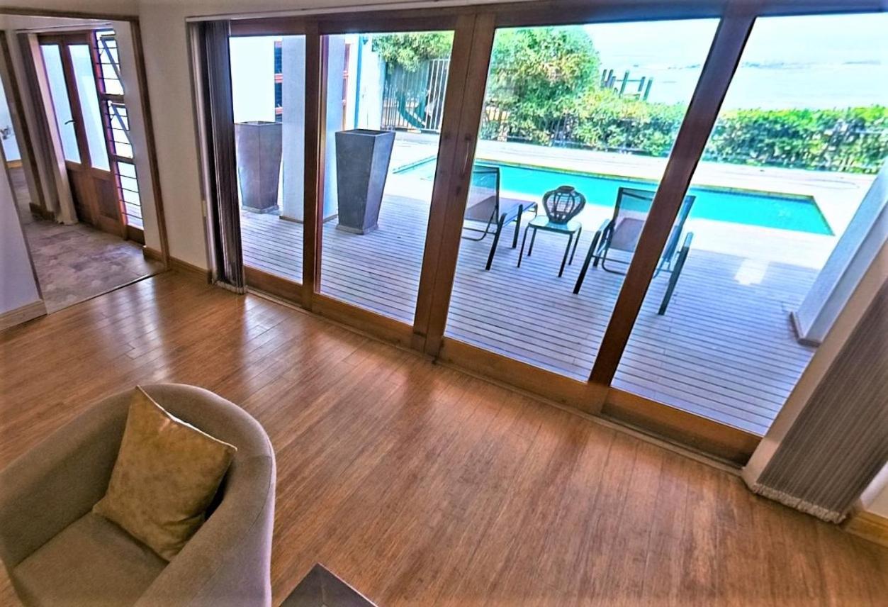 Blaauw Village Guest House Bloubergstrand Bagian luar foto
