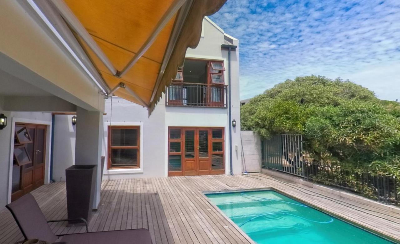 Blaauw Village Guest House Bloubergstrand Bagian luar foto