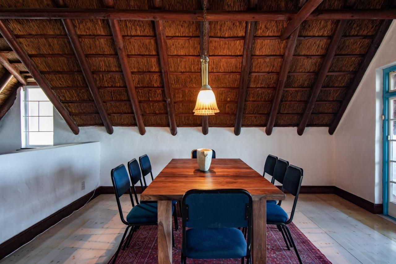 Blaauw Village Guest House Bloubergstrand Bagian luar foto