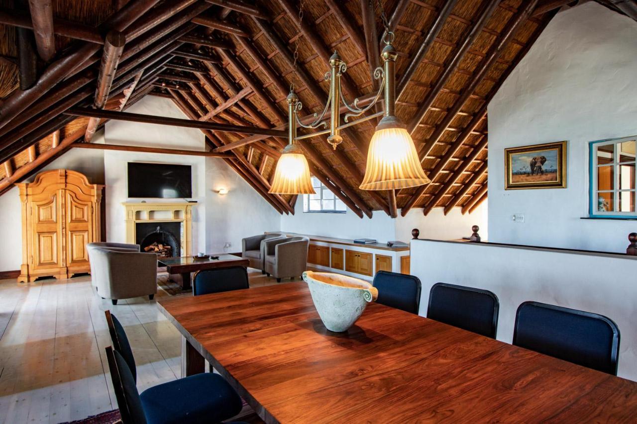 Blaauw Village Guest House Bloubergstrand Bagian luar foto